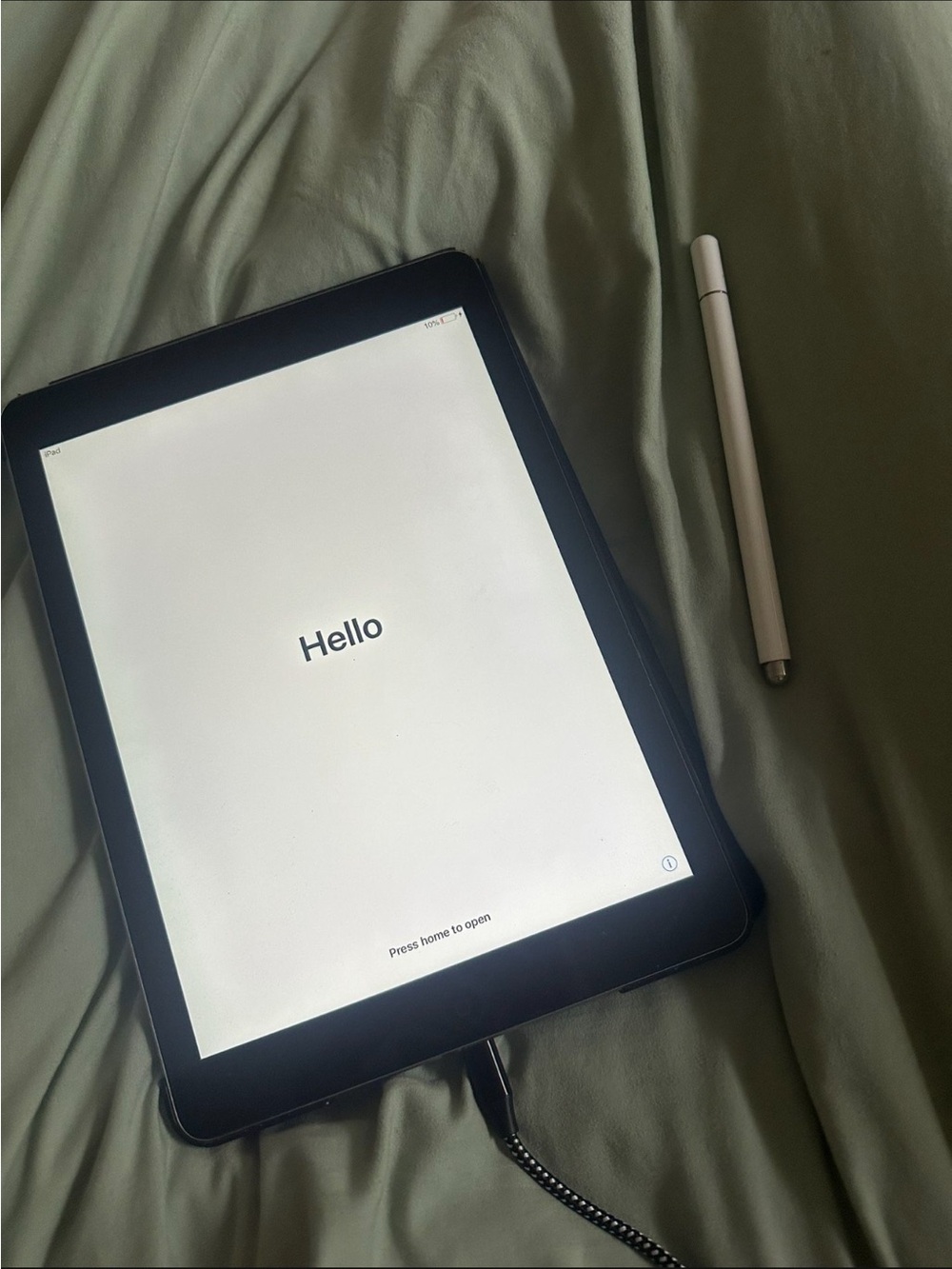iPad Air 1st Generation 9.7 Inch With Stylus Pen